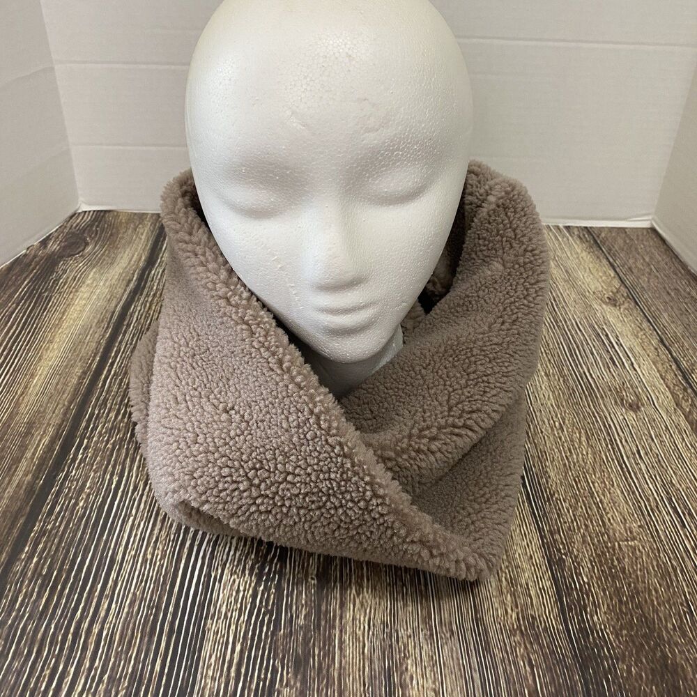 C&C California Womens Fleece Twist Snood Neck Warmer Taupe Pullover